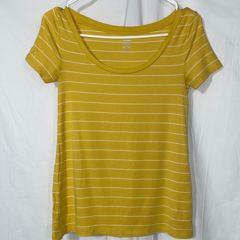 Old navy T shirt 